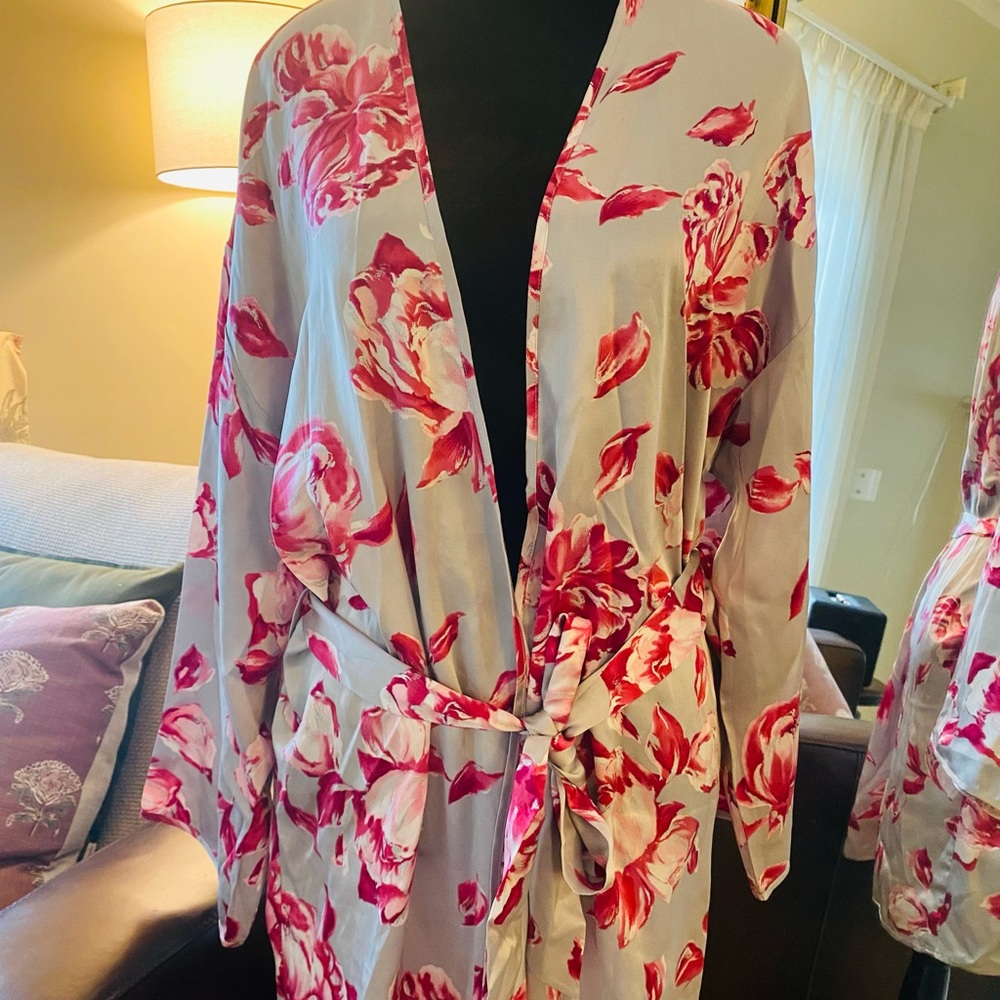 VS silk vintage gold label robe (floral, s)